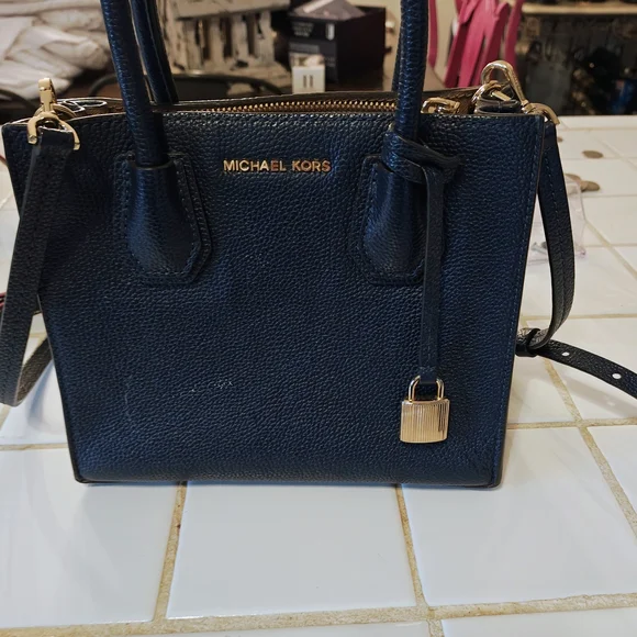 ✨SOLD✨ Michael Kors Navy Leather Handbag - Picture 1 of 10